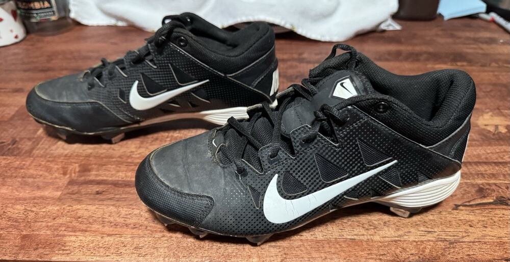 Nike Diamond Cleats Size 8.5 Black 684696-010